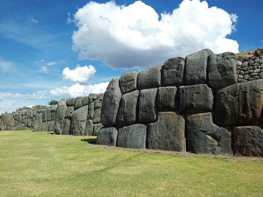 Les mystérieux blocs mégalithiques de la forteresse de Sacsayhuaman. Cuzco.