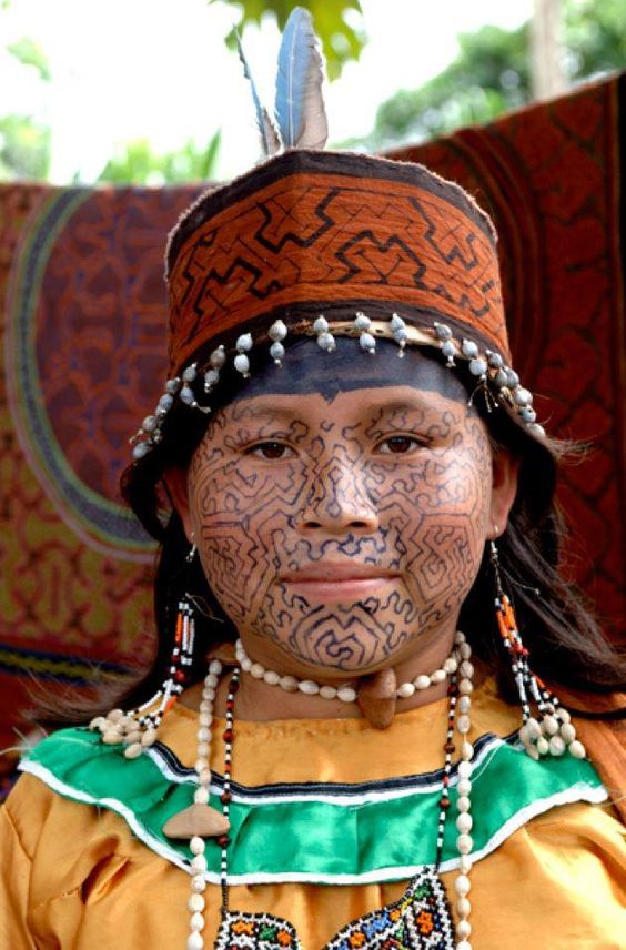 Femme de la communauté Shipibo-Conibo de Ucayali, Amazonie péruvienne.
