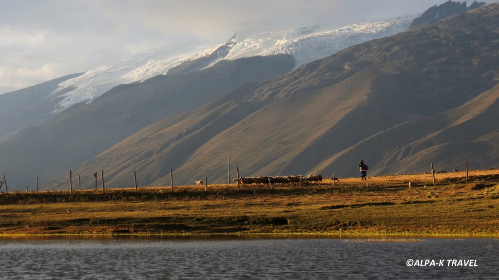 Paysage dans la Cordillère Blanche. Trek Pérou.